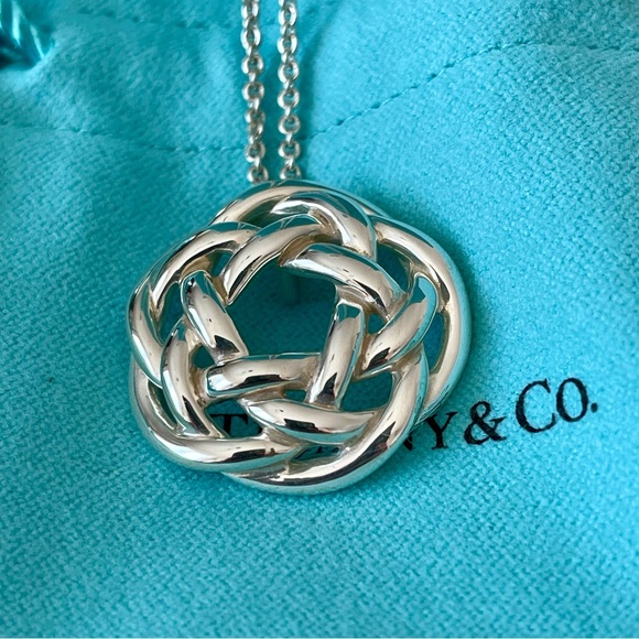 🌹 Tiffany & Co.🌹 Celtic Knot Flower Woven Round Large Necklace - Picture 2 of 8